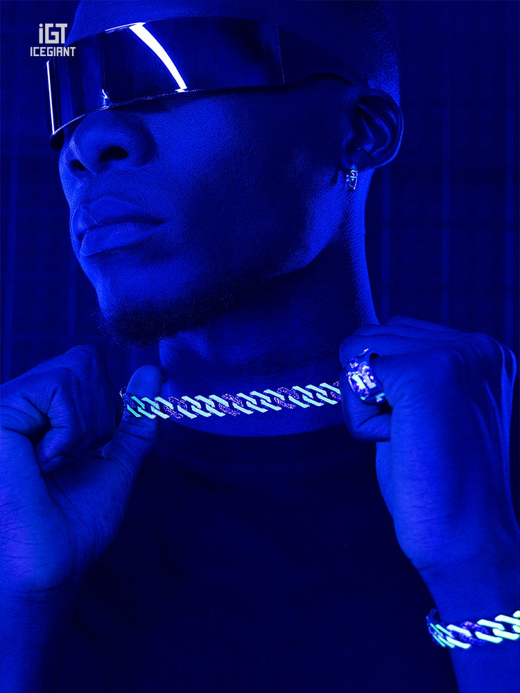 iGT | Cyberpunk Glow-in-the-Dark Cuban Chain Necklace