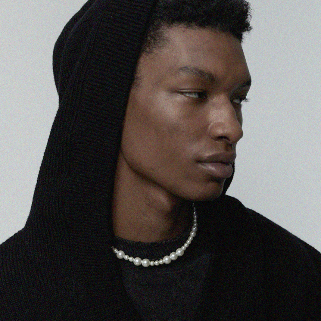 Offset Pearl Necklace – Silver Finish